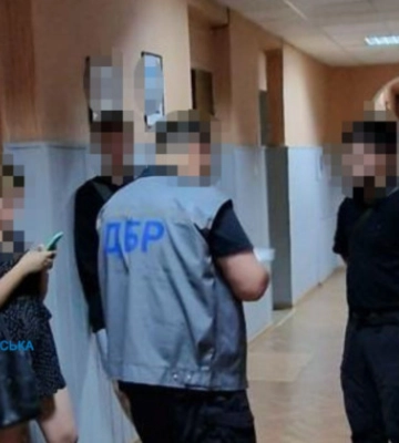 У Дніпрі поліцейські вибивали гроші з громадян, що займалися криптовалютою