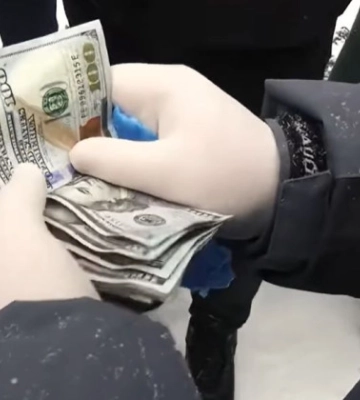 $2000 за «нужное» решение: в Винницкой области задержали помощника судьи и секретаря судебных заседаний