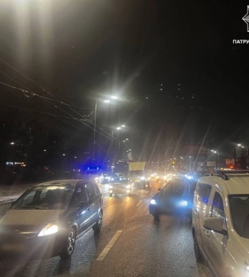 Масштабна ДТП у Києві: зіштовхнулось близько 10 авто