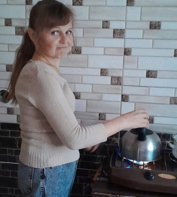Блогерка, яка живе без світла: історія волинської медсестри-дюймовочки