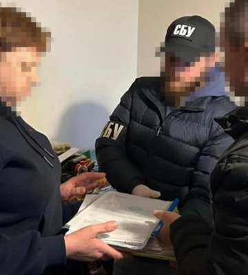 Ексчиновниця намагалася втекти до ЄС: колаборантка допомагала росіянам депортувати українських дітей