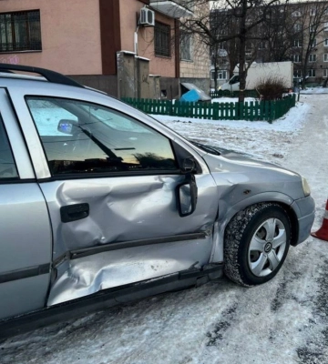 У Луцьку на Відродження зіткнулися два легковики