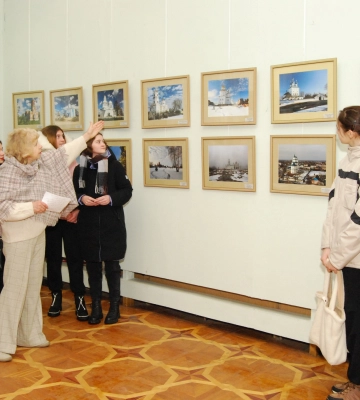 У художньому музеї представили виставку архітектурних святинь