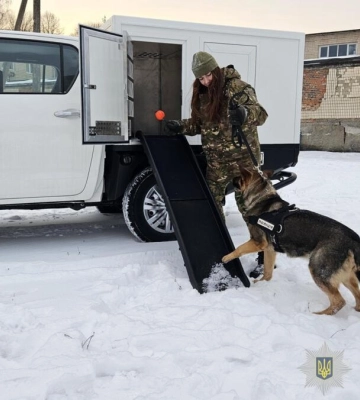 У поліцейських Вінниччини з’явився спецавтомобіль для перевезення службових собак