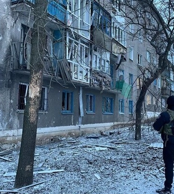 Російський літак скинув бомбу на Авдіївку, загинув чоловік