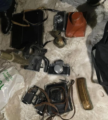 Шляхом віджиму вікна проникли до будинку: у Дніпрі за добу знайшли крадіїв