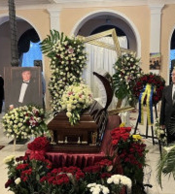 У Києві попрощалися з легендою української естради 90-х Віталієм Білоножко