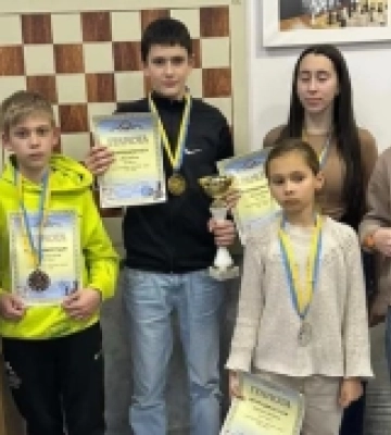Відомі імена нових чемпіонів Мукачева з шахів серед дітей
