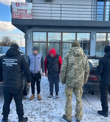Два BMW на іноземній реєстрації конфіскували на Закарпатті, через порушення