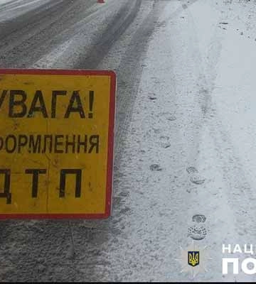 На Полтавщині позашляховик перекинувся у кювет, пораненого пасажира госпіталізовано