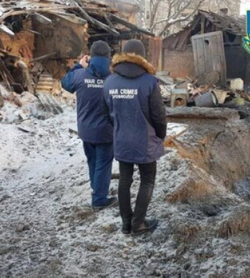 Рашисти вдарили ракетами по Шостці, поранено жінку, пошкоджено мінімум 26 будинків. ФОТОрепортаж