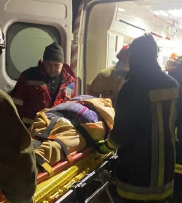 У Рівненському районі рятувальники транспортували важкохвору жінку