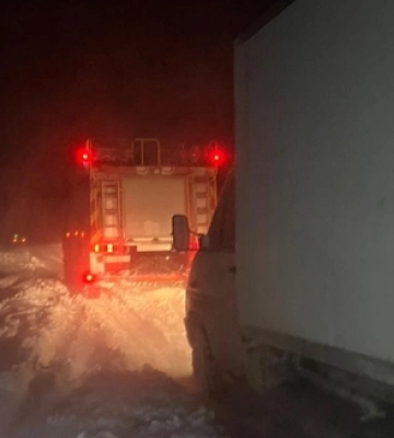 На Волині водійка не впоралася з керуванням та злетіла з дороги