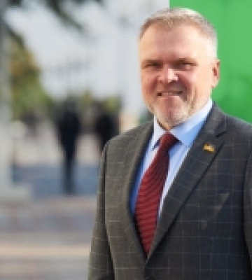 Квартири, земля, машина: чим володіє нардеп від Рівного Олександр Ковальчук