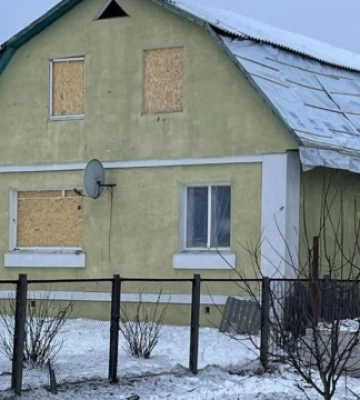 У Чернігові внаслідок ракетної атаки пошкоджень зазнали 23 приватні будинки та багатоповерхівка