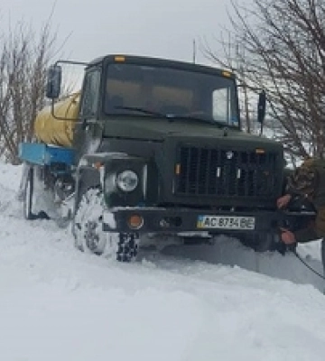 Снігова пастка: на Волині застрягли 14 авто 