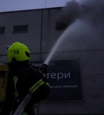 Пожар в киевском ТРЦ: эвакуировано 200 человек