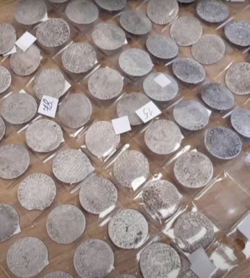 У Луцьку судили таксиста, який хотів продати власну колекцію монет