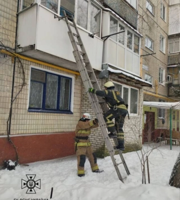 В Олександрії надзвичайники врятували жінку із зачиненої квартири
