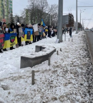 У Дніпрі рідні військовополонених захисників Маріуполя вийшли на акцію