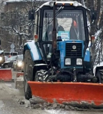 Сьогодні Львів від снігу прибирають  100 одиниць техніки та 1,3 тис. двірників