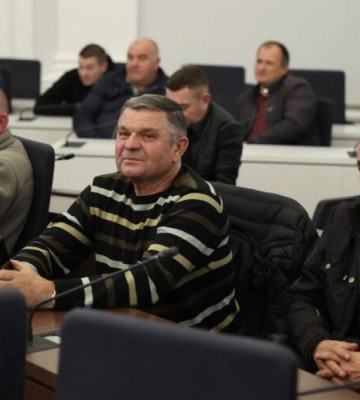 У центрі Львова водій влетів у зупинку громадського транспорту (ФОТО, ВІДЕО)