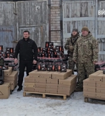 Херсонщина передала підрозділам Сил оборони акумуляторні станції та прожектори