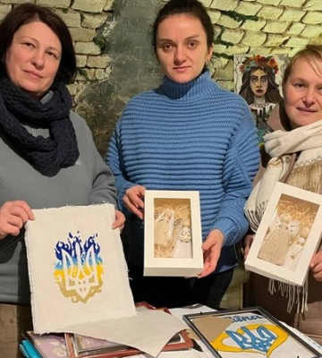 Волонтери у Луцьку відкрили інклюзивну крамничку із сувенірами
