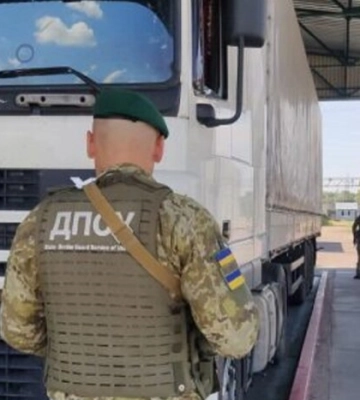 Далекобійник вигадав, як вивезти сина за кордон, щоб той уник мобілізації