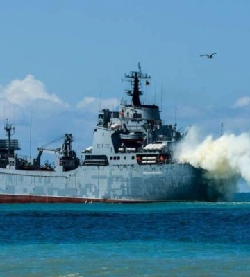 Росія вивела в море п'ять великих десантних кораблів: експерт оцінив загрозу для Одеси