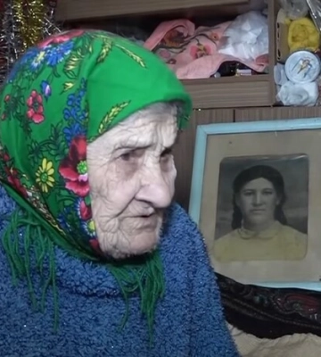 100-річна мешканка Житомирщини допомагає ЗСУ