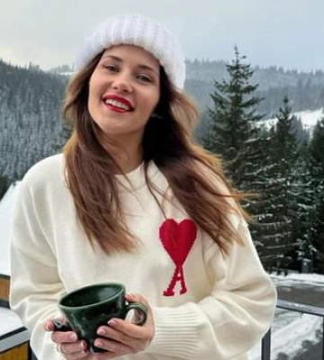 Наталья Денисенко надела в Карпатах свитер за 10 тысяч гривен: стильное фото