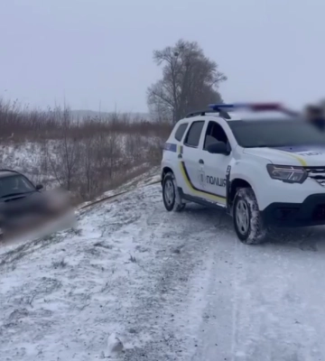 У селі на Волині авто з&#039;їхало у кювет і перекинулося