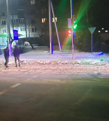 Перебігала на червоний: у Костополі 11-річна дівчинка потрапила під маршрутку