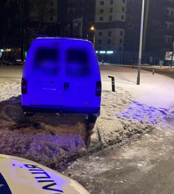 На Мазепи п’яний водій пошкодив дорожні стовпчики