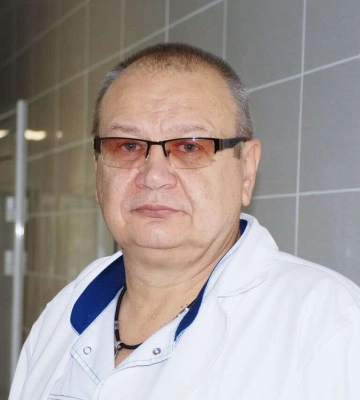 Майже 40 років витягує людей з того світу: у Дніпрі лікар рятує пацієнтів від отруєнь