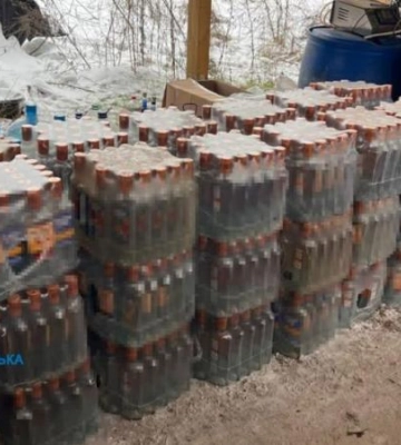 Понад 6 млн грн щомісячного прибутку. У Дніпрі ліквідували схему виробництва контрафактного алкоголю та цигарок