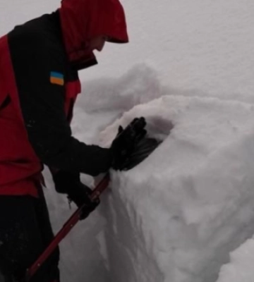 У Карпатах шукають француза, що зник ще 3 січня на маршруті з Прикарпаття на Говерлу і Рахів (ФОТО)