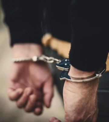 Вимагав 2500 доларів США за довідку: на Вінниччині затримали працівника медичної служби