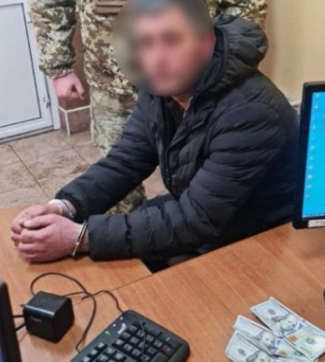 Запропонував $300 прикордоннику, щоб потрапити в Україну: на Вінниччині затримали іноземця