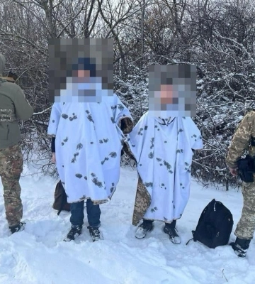 В Одеській області затримали чоловіків, які в білих маскхалатах спробували перетнути кордон, - ФОТО
