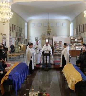 Полтавська громада попрощалася із загиблими Героями Олександром Дудником та Олександром Юзуховичем