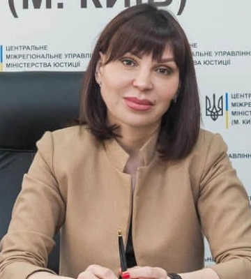 Верховний суд повернув на посаду чиновницю з паспортом росії
