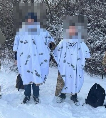 Двоє чоловіків у білих маскхалатах намагались втекти у Молдову, - Держприкордонслужба. ФОТО
