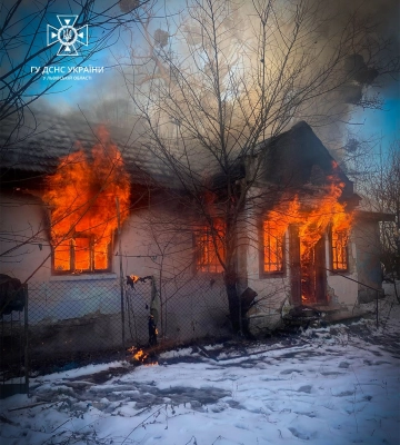 Через несправний обігрівач на Львівщині вщент згоріла хата, а з нею - і господар