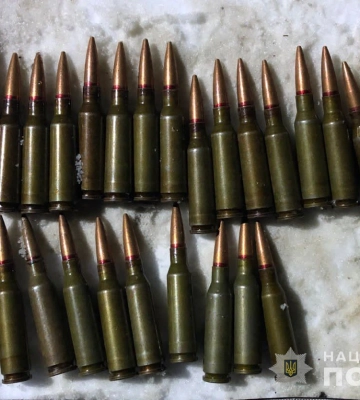 У Ківерцях затримали чоловіка, який хотів продати гранату та набої