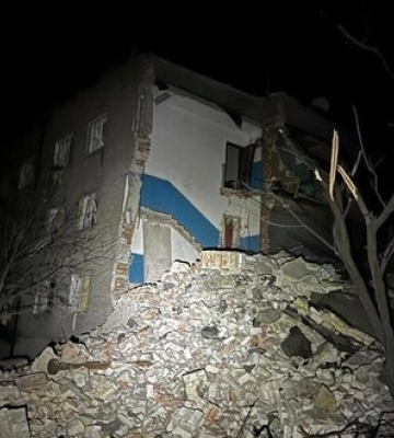 Росіяни атакували Нью-Йорк на Донеччині авіабомбами і ракетою: 3 людей поранено, ще 5 - під завалами. ФОТОрепортаж