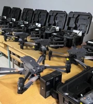 Хмельницька громада передала захисникам ще 10 квадрокоптерів