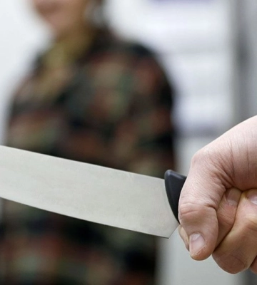 У Києві судитимуть чоловіка, який ледь не зарізав дружину за зраду