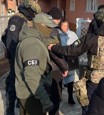 На Закарпатті власник транспортних компаній організував схему виїзду ухилянтів за кордон